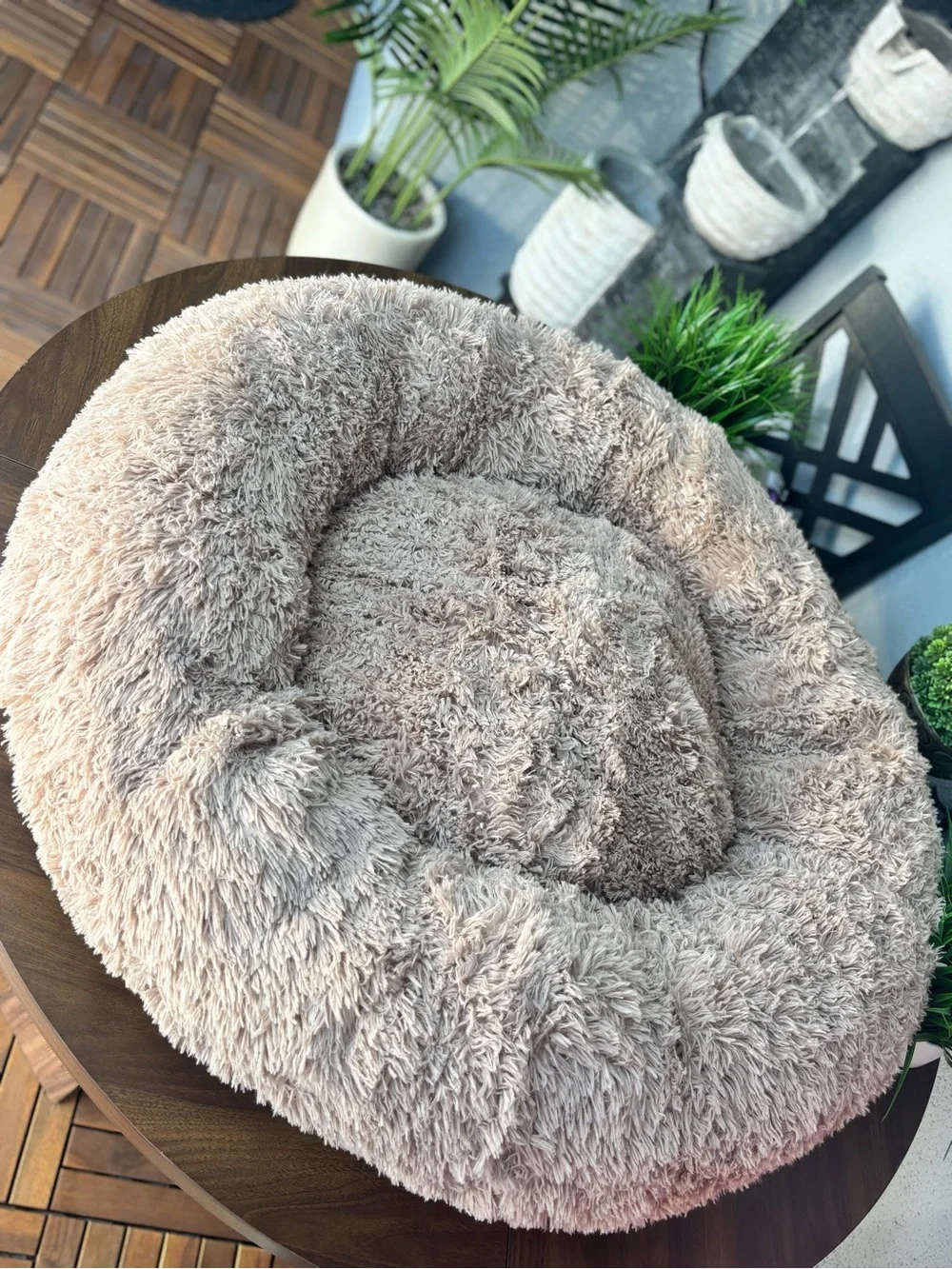 BEDSURE LARGE SIZE FUZZY CALMING BROWN PET BED 🐾🐶